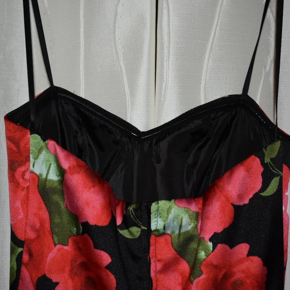 PROM DRESS!! - Picture 4 of 5